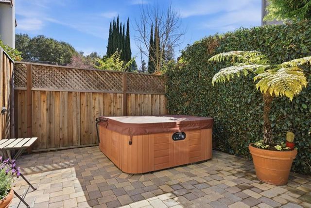 1333 Hoover Street, Menlo Park, CA 94025