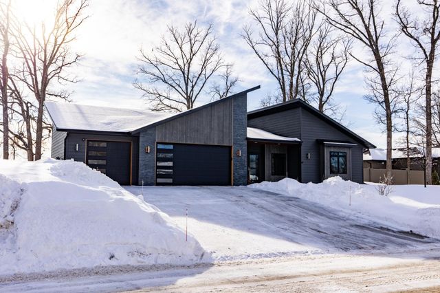 1885 Aspen Drive, Detroit Lakes, MN 56501