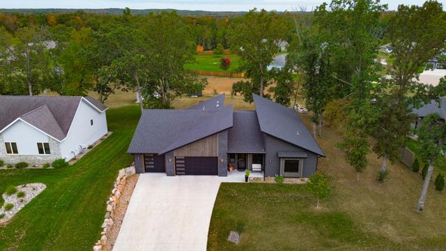 1885 Aspen Drive, Detroit Lakes, MN 56501