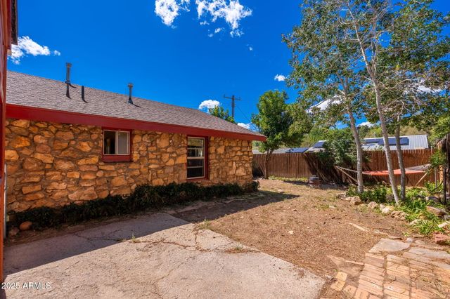 1913 N EAST Street, Flagstaff, AZ 86004