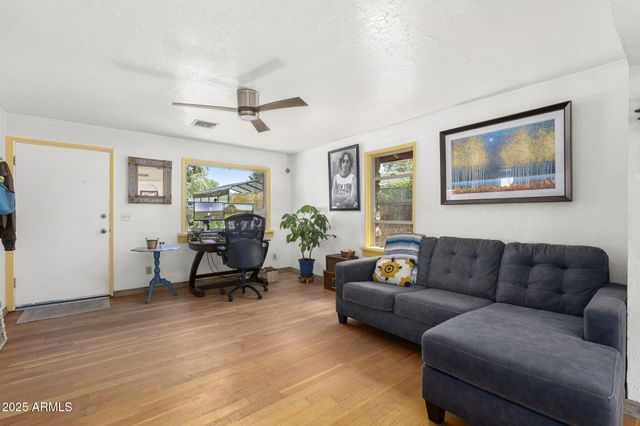 1913 N EAST Street, Flagstaff, AZ 86004