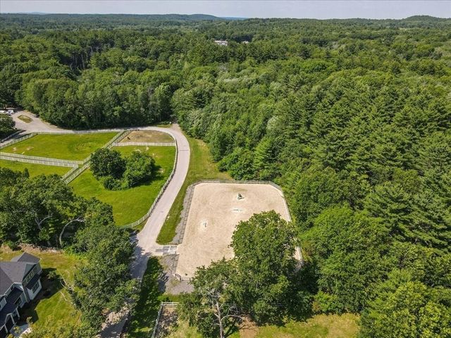 3 Shining Valley Cir, Medfield, MA 02052