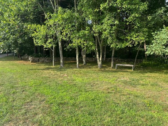 3 Shining Valley Cir, Medfield, MA 02052