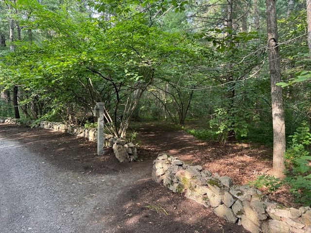 3 Shining Valley Cir, Medfield, MA 02052