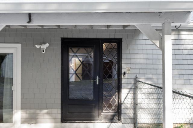 10 Pine Road, North Hampton, NH 03862