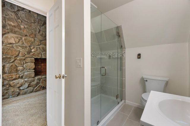 10 Pine Road, North Hampton, NH 03862