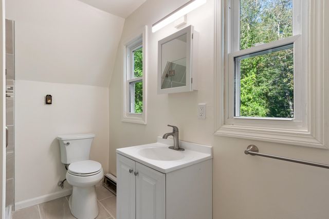 10 Pine Road, North Hampton, NH 03862