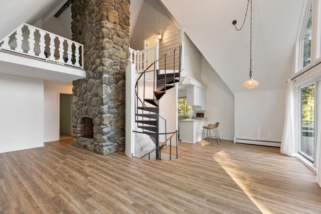 10 Pine Road, North Hampton, NH 03862