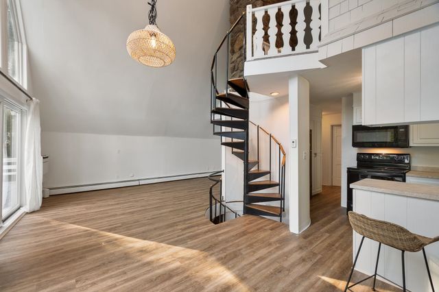 10 Pine Road, North Hampton, NH 03862