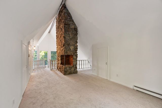 10 Pine Road, North Hampton, NH 03862
