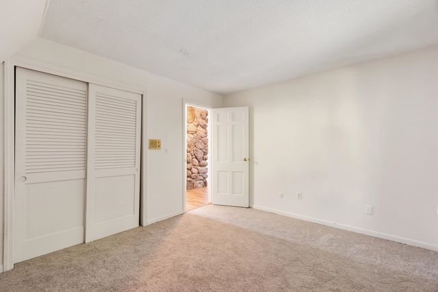 10 Pine Road, North Hampton, NH 03862