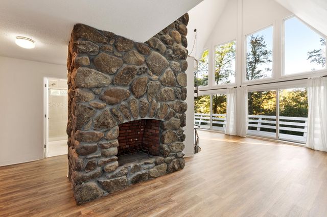 10 Pine Road, North Hampton, NH 03862