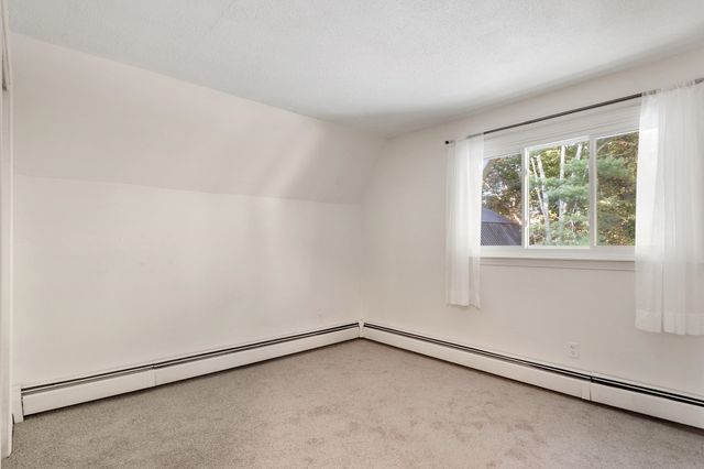 10 Pine Road, North Hampton, NH 03862