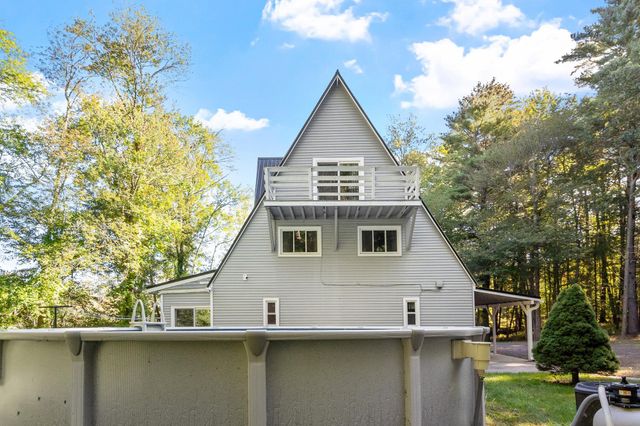10 Pine Road, North Hampton, NH 03862
