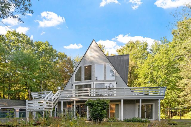 10 Pine Road, North Hampton, NH 03862