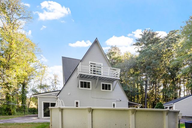 10 Pine Road, North Hampton, NH 03862