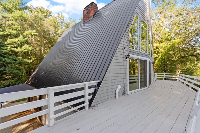 10 Pine Road, North Hampton, NH 03862