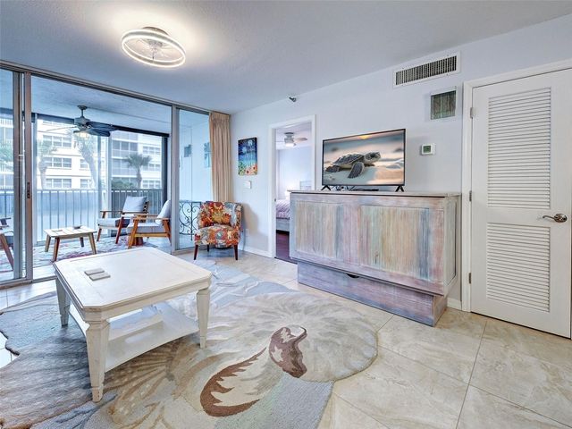 232 SAINT AUGUSTINE AVENUE 207, Venice, FL 34285
