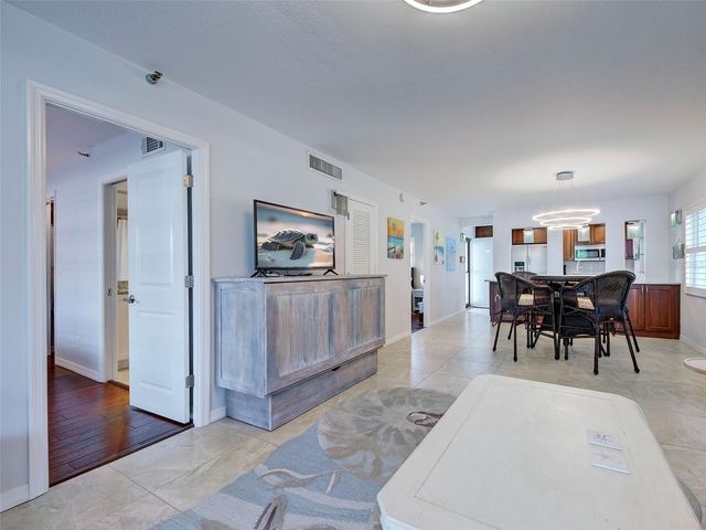 232 SAINT AUGUSTINE AVENUE 207, Venice, FL 34285