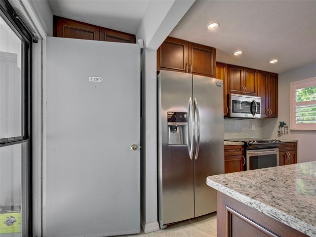 232 SAINT AUGUSTINE AVENUE 207, Venice, FL 34285
