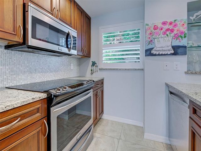 232 SAINT AUGUSTINE AVENUE 207, Venice, FL 34285