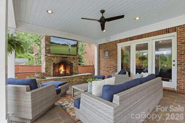 10040 Berkeley Forest Lane, Charlotte, NC 28277