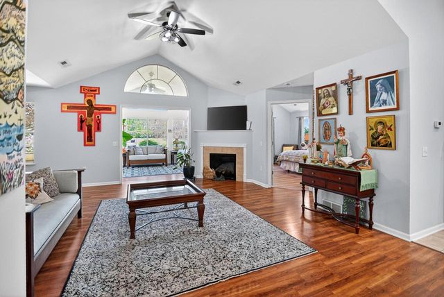 53 Harvest Way, Fitchburg, WI 53711