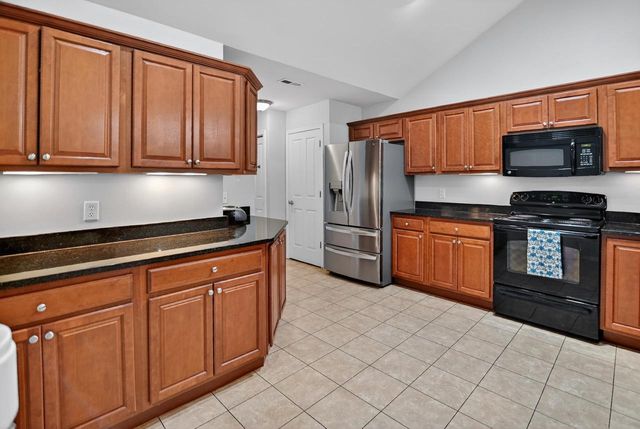 53 Harvest Way, Fitchburg, WI 53711