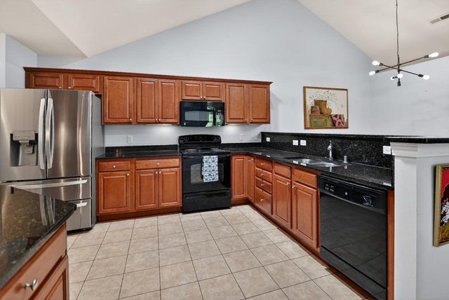 53 Harvest Way, Fitchburg, WI 53711