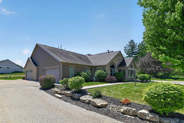 53 Harvest Way, Fitchburg, WI 53711