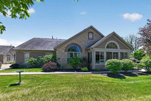 53 Harvest Way, Fitchburg, WI 53711