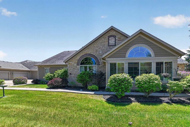 53 Harvest Way, Fitchburg, WI 53711
