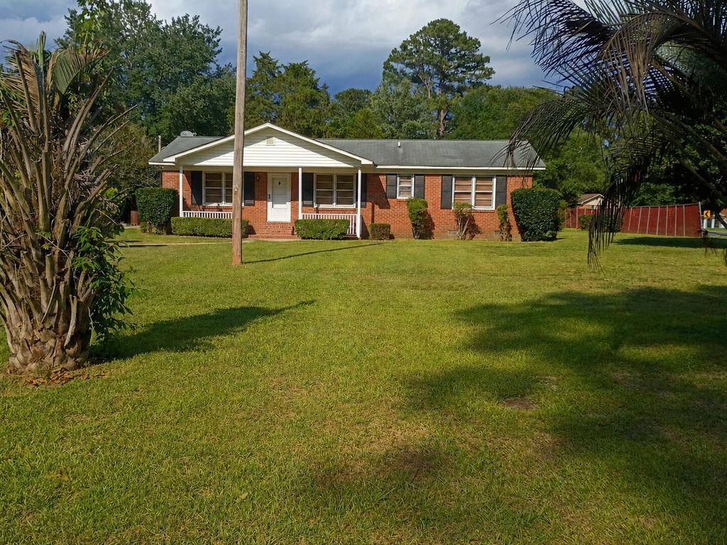 1247 Peurifoy Road, Walterboro, SC 29488