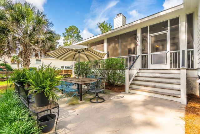 205 Holly Inn Road, Summerville, SC 29483