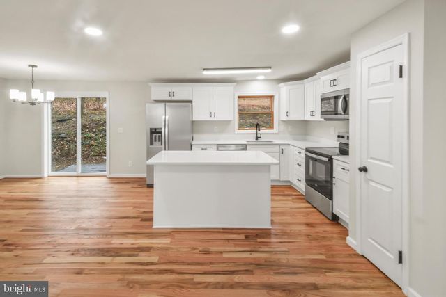 190 SMOKEY BEAR TRL, Harpers Ferry, WV 25425