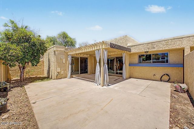 2111 W Claremont Street, Phoenix, AZ 85015