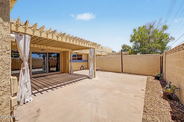 2111 W Claremont Street, Phoenix, AZ 85015