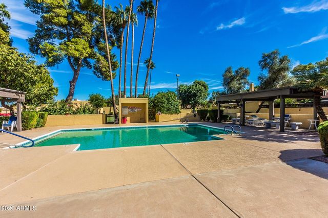 2111 W Claremont Street, Phoenix, AZ 85015