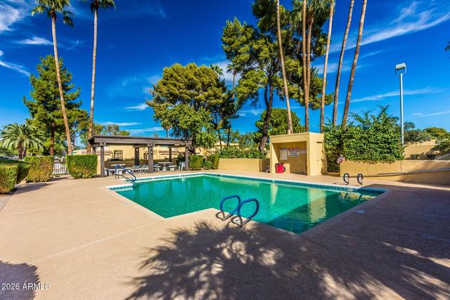 2111 W Claremont Street, Phoenix, AZ 85015