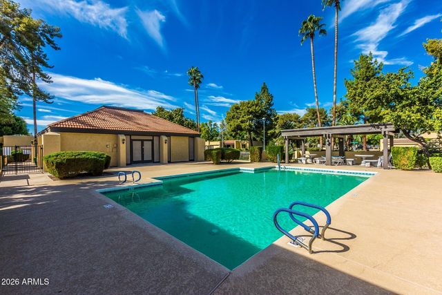 2111 W Claremont Street, Phoenix, AZ 85015
