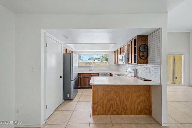 2111 W Claremont Street, Phoenix, AZ 85015
