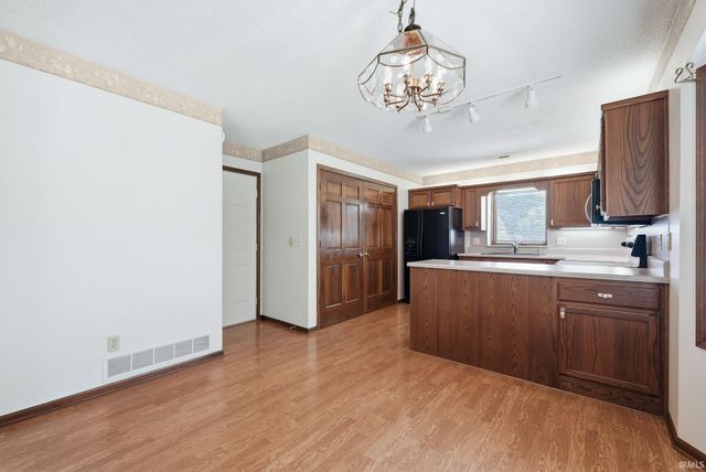 4909 Clovedale Drive, Woodburn, IN 46797