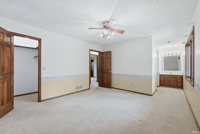 4909 Clovedale Drive, Woodburn, IN 46797