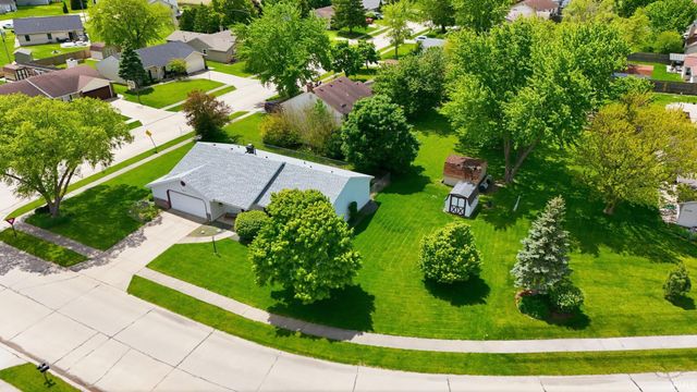 4909 Clovedale Drive, Woodburn, IN 46797