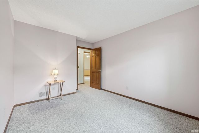 4909 Clovedale Drive, Woodburn, IN 46797