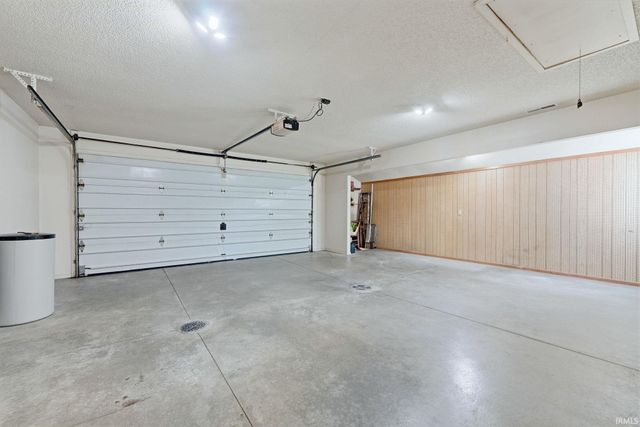 4909 Clovedale Drive, Woodburn, IN 46797