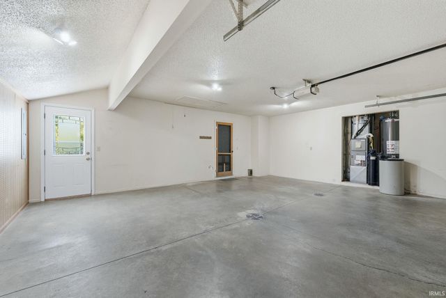 4909 Clovedale Drive, Woodburn, IN 46797