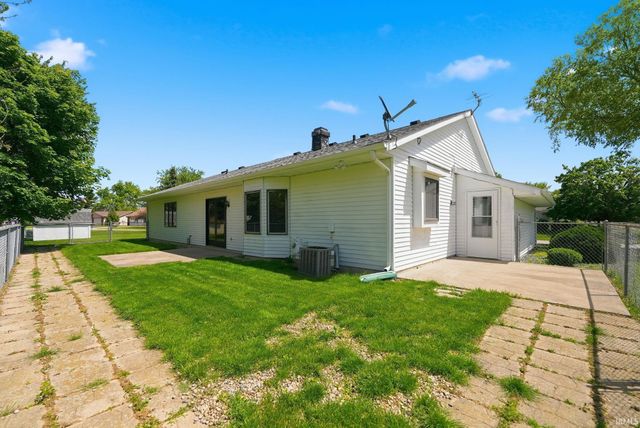 4909 Clovedale Drive, Woodburn, IN 46797