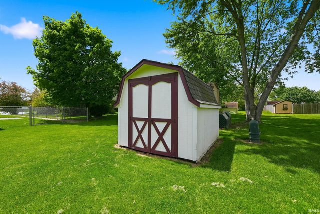 4909 Clovedale Drive, Woodburn, IN 46797