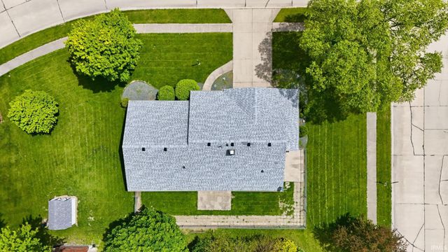 4909 Clovedale Drive, Woodburn, IN 46797